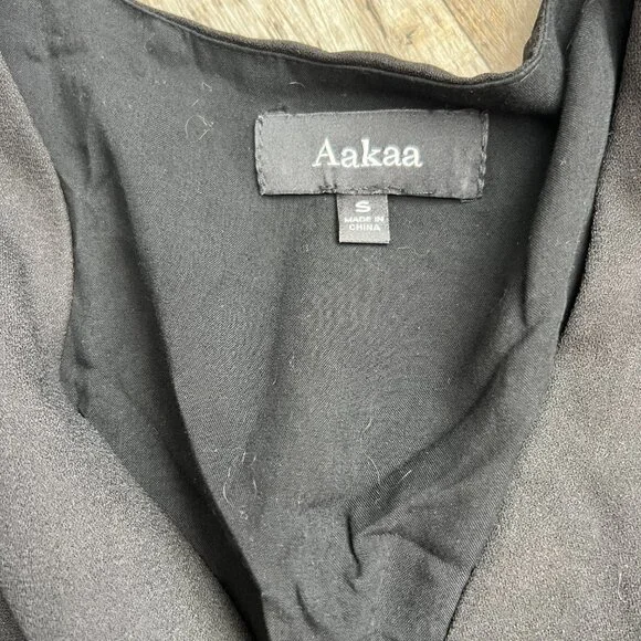 Aakaa black bat wing tie wrap dress size small - Picture 9 of 9